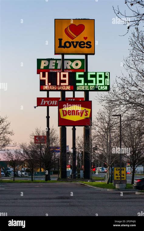 getFuelLabel(price) vm. . Gas prices at loves truck stop